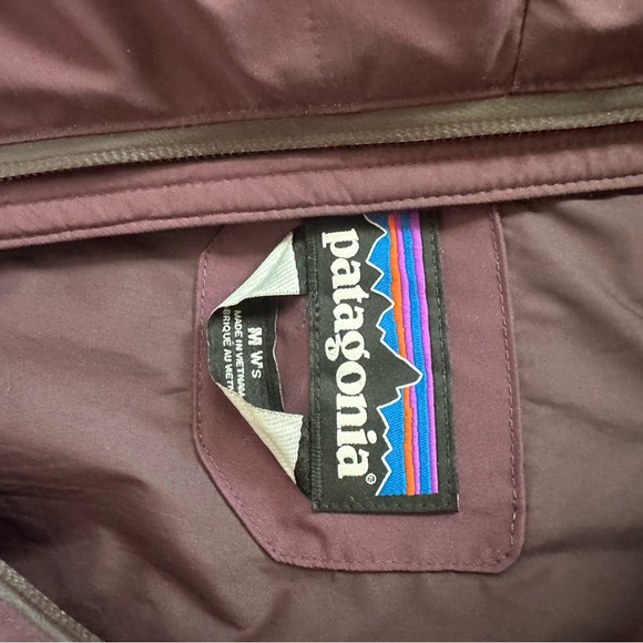 Patagonia Women's Plum Puffer Jacket - Picture 3 of 6